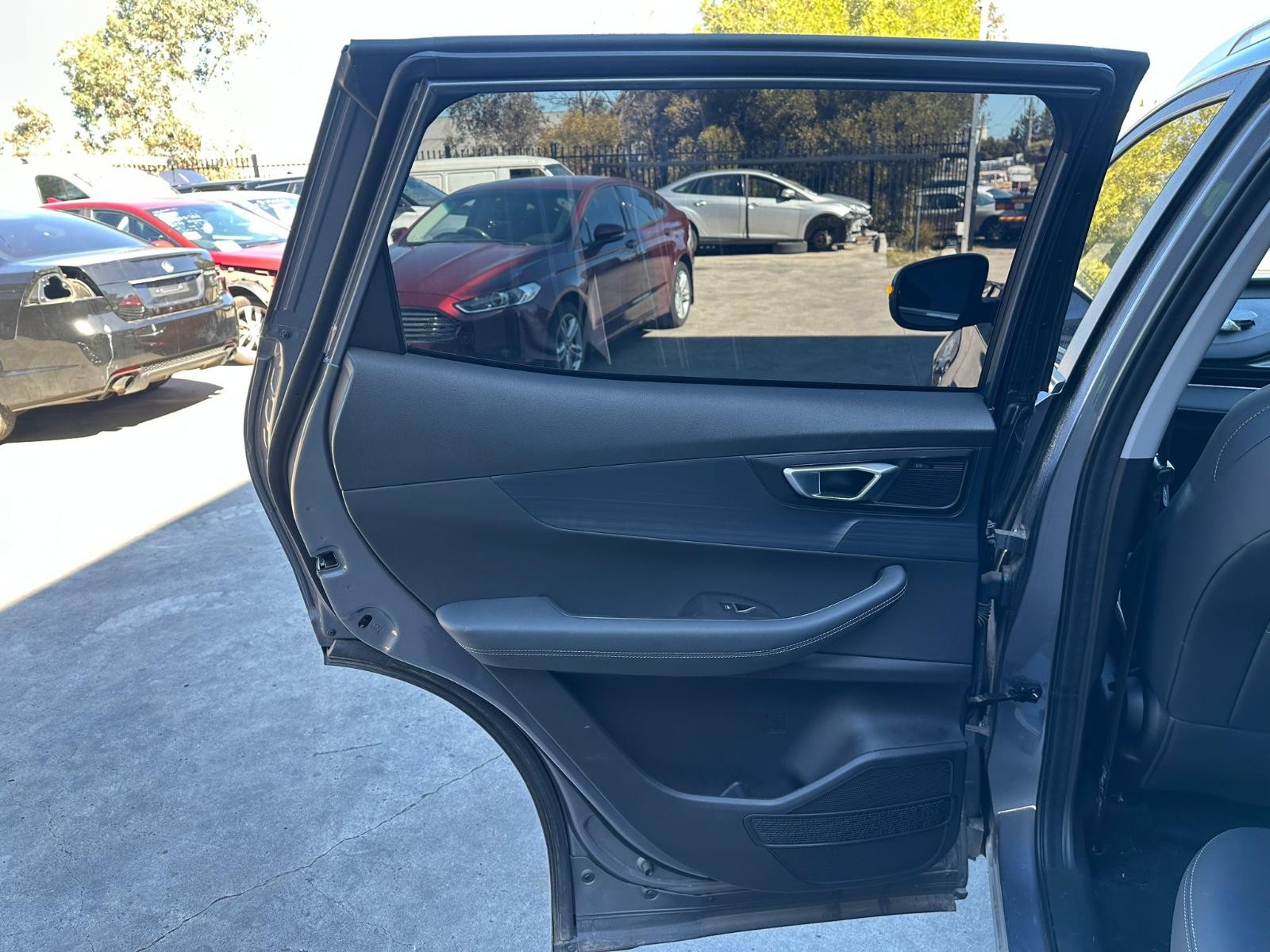 CHERY TIGGO 4 PRO 1ST GEN 06/2024-2025 LEFT REAR DOOR TRIM