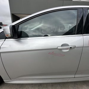 FORD FOCUS LW 05/2011-08/2015 LEFT FRONT OUTER DOOR HANDLE SILVER