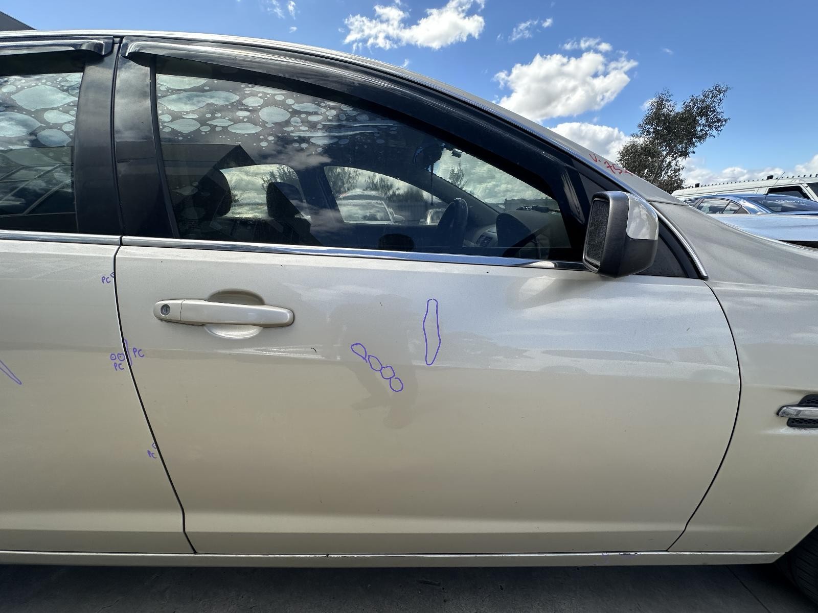 HOLDEN COMMODORE VE 08/2006-05/2013 RIGHT FRONT OUTER DOOR HANDLE