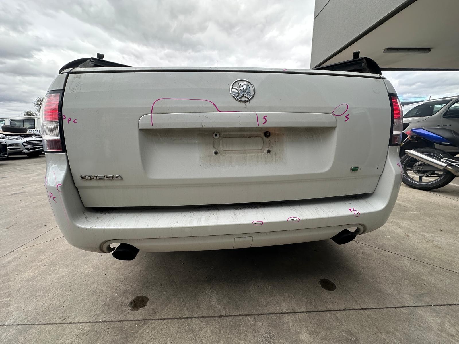 HOLDEN COMMODORE VE 09/2010-05/2013 BOOTLID NON SPOILER OMEGA/BERLINA/EQUIPE
