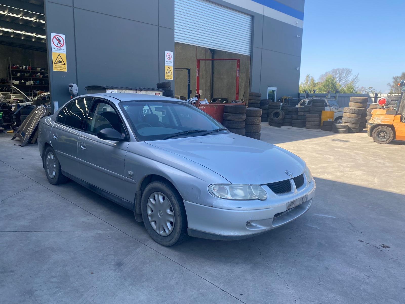 HOLDEN COMMODORE VTVX 09/199709/2002 RIGHT WIPER ARM MMM Auto Centre