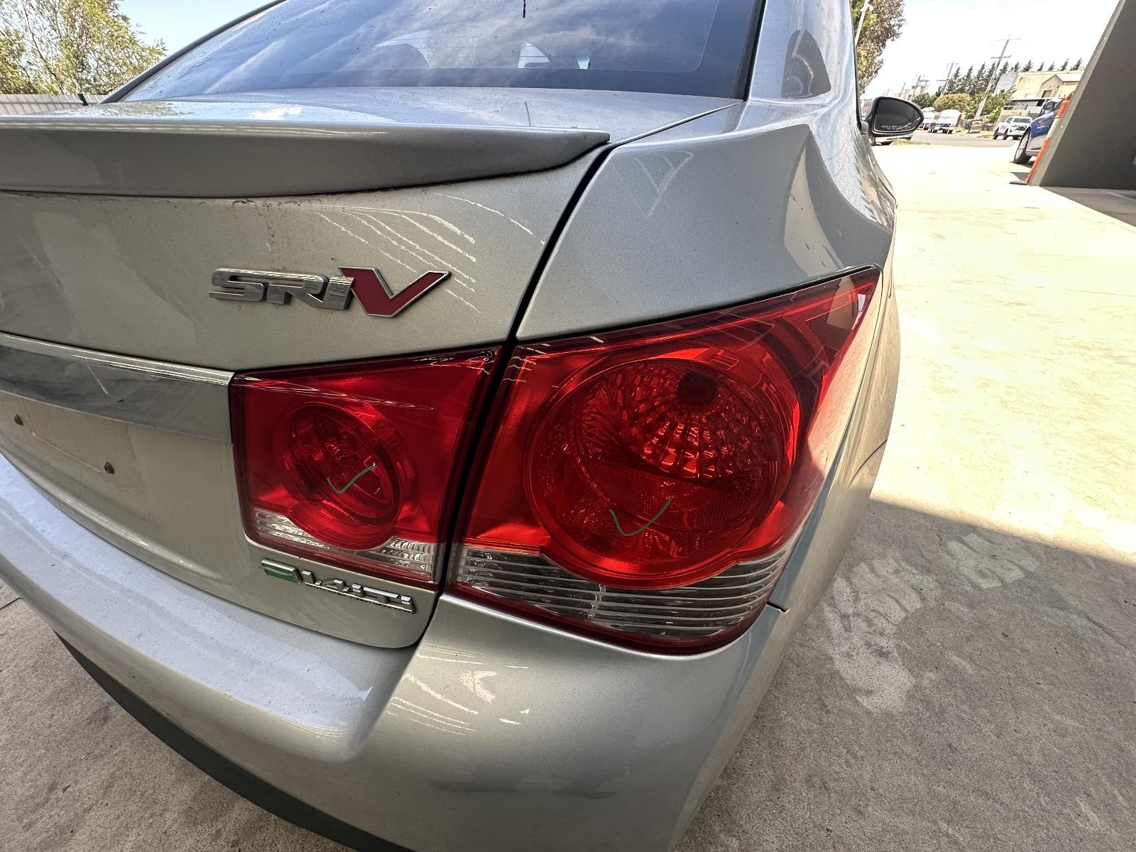 HOLDEN CRUZE JG-JH 03/2009-01/2017 RIGHT SIDE REAR GARNISH BOOTLID LAMP SEDAN
