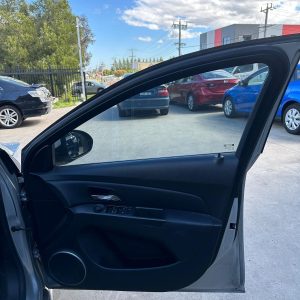 HOLDEN CRUZE JH 03/2011-01/2017 RIGHT FRONT DOOR TRIM LEATHER SRi/SRi-V SEDAN