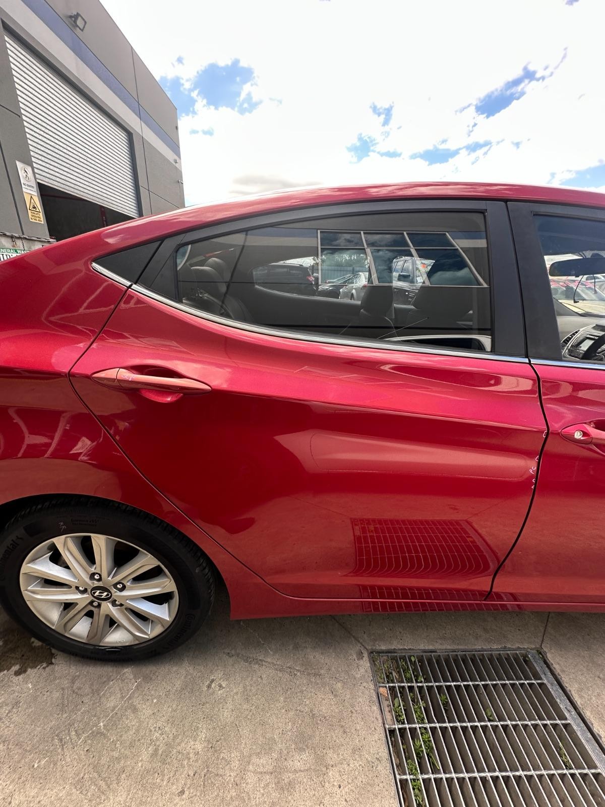 HYUNDAI ELANTRA MD 03/2011-11/2015 RIGHT REAR DOOR SHELL