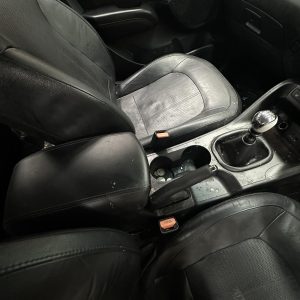 HYUNDAI IX35 LM SERIES 11/2009-01/2016 CONSOLE MANUAL T/M