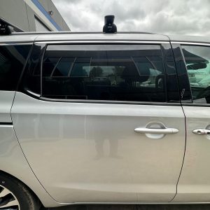KIA CARNIVAL/GRAND CARNIVAL 12/2014-10/2020 RIGHT REAR DOOR WINDOW