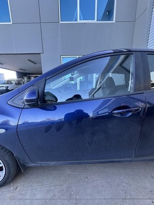 MAZDA 2 DE SERIES 09/2007-09/2014 LEFT FRONT OUTER DOOR HANDLE BLUE