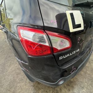 NISSAN DUALIS J10 01/10-05/14 LEFT SIDE REAR GARNISH TAILGATE LAMP 26555BR01A