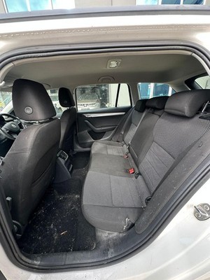 SKODA OCTAVIA NE 09/2013-09/2020 CENTRE COURTESY LIGHT BEIGE - Image 10
