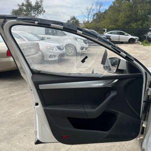 SKODA OCTAVIA NE 09/2013-09/2020 LEFT FRONT INNER DOOR HANDLE