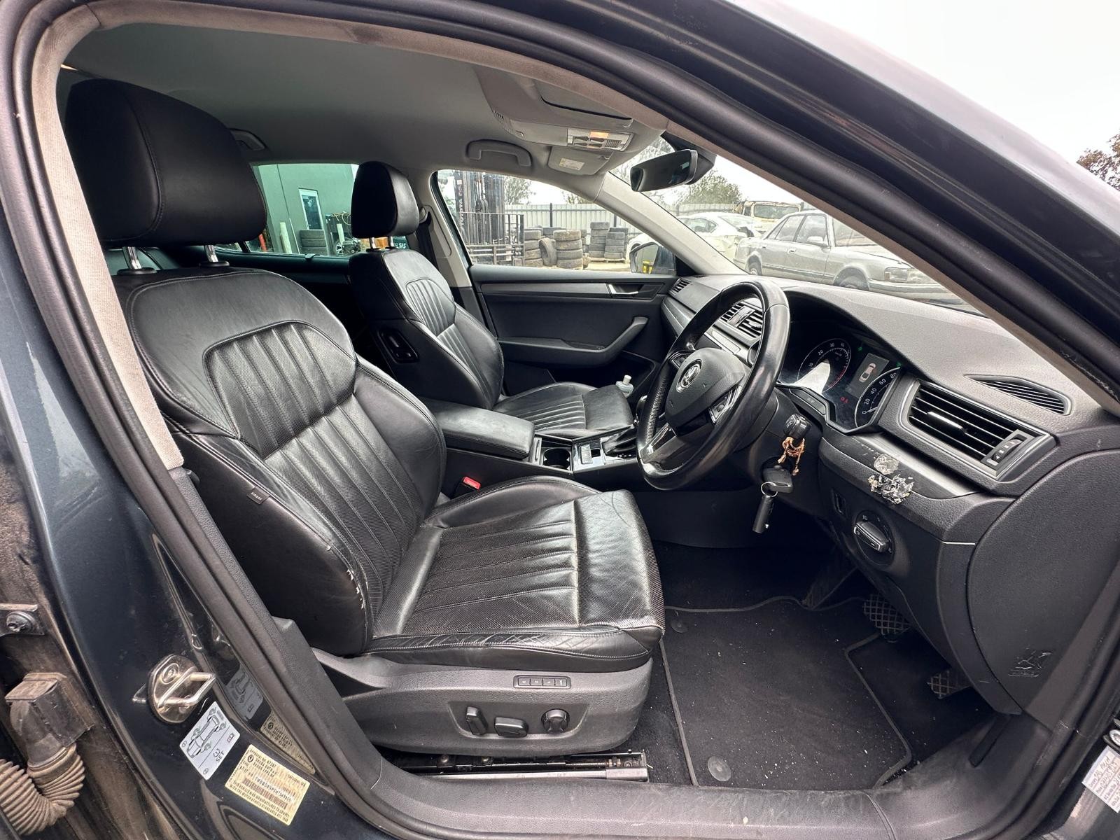 SKODA SUPERB NP 03/2016-06/2024 CENTRE COURTESY LIGHT - Image 8
