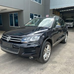 VOLKSWAGEN TOUAREG 7P 12/2010-04/2018 LEFT FRONT ROOF RAIL