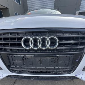 AUDI A4 B8 8K 02/2008-06/2012 FRONT BUMPER NON PARK SENSOR W/ H/LAMP WASHER TYPE