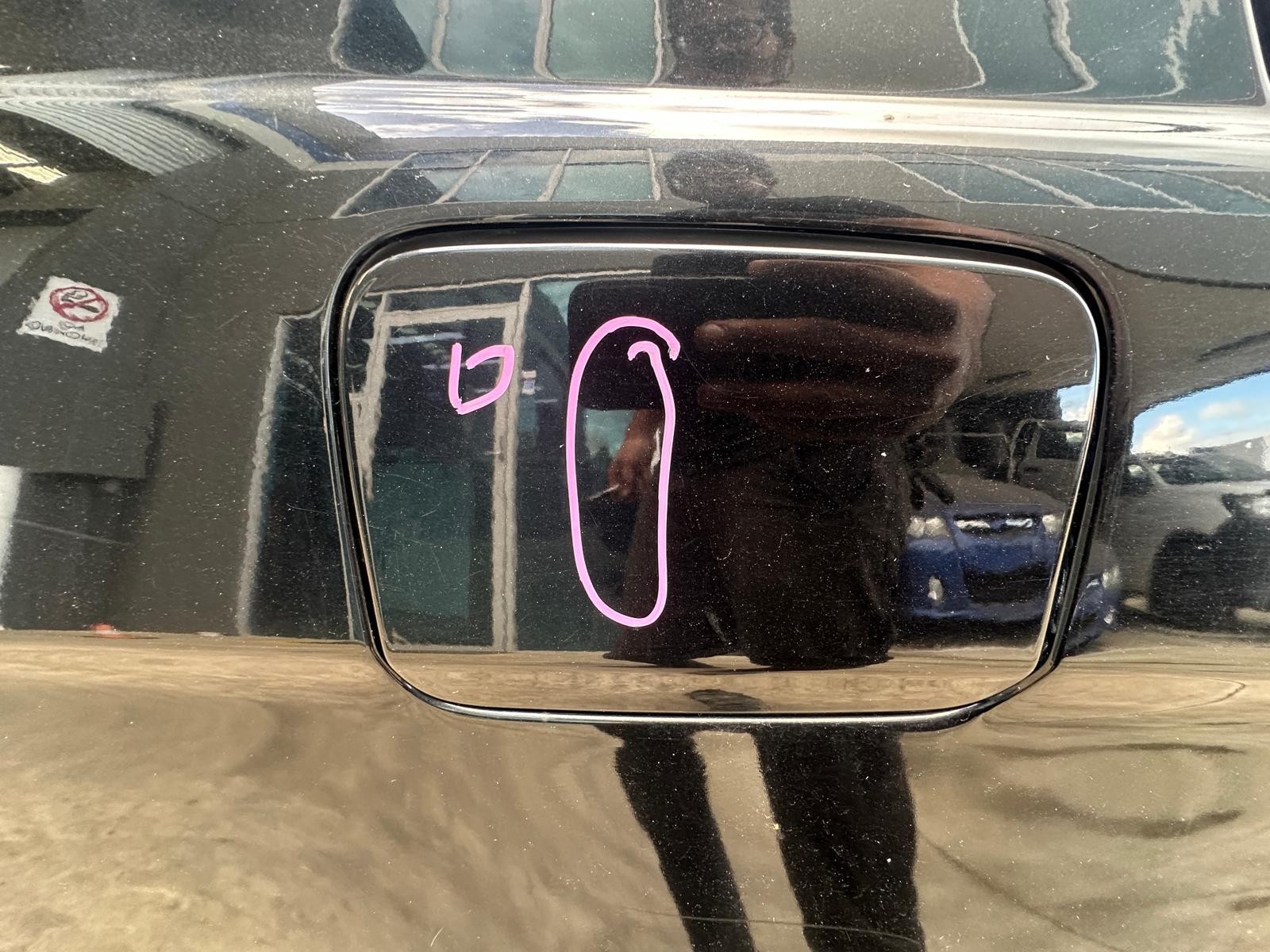 BMW 3 SERIES E90/E91 03/2005-09/2013 FUEL DOOR
