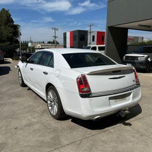 CHRYSLER 300C LX2 12/2011-12/2021 LEFT SIDE STEP/SKIRT