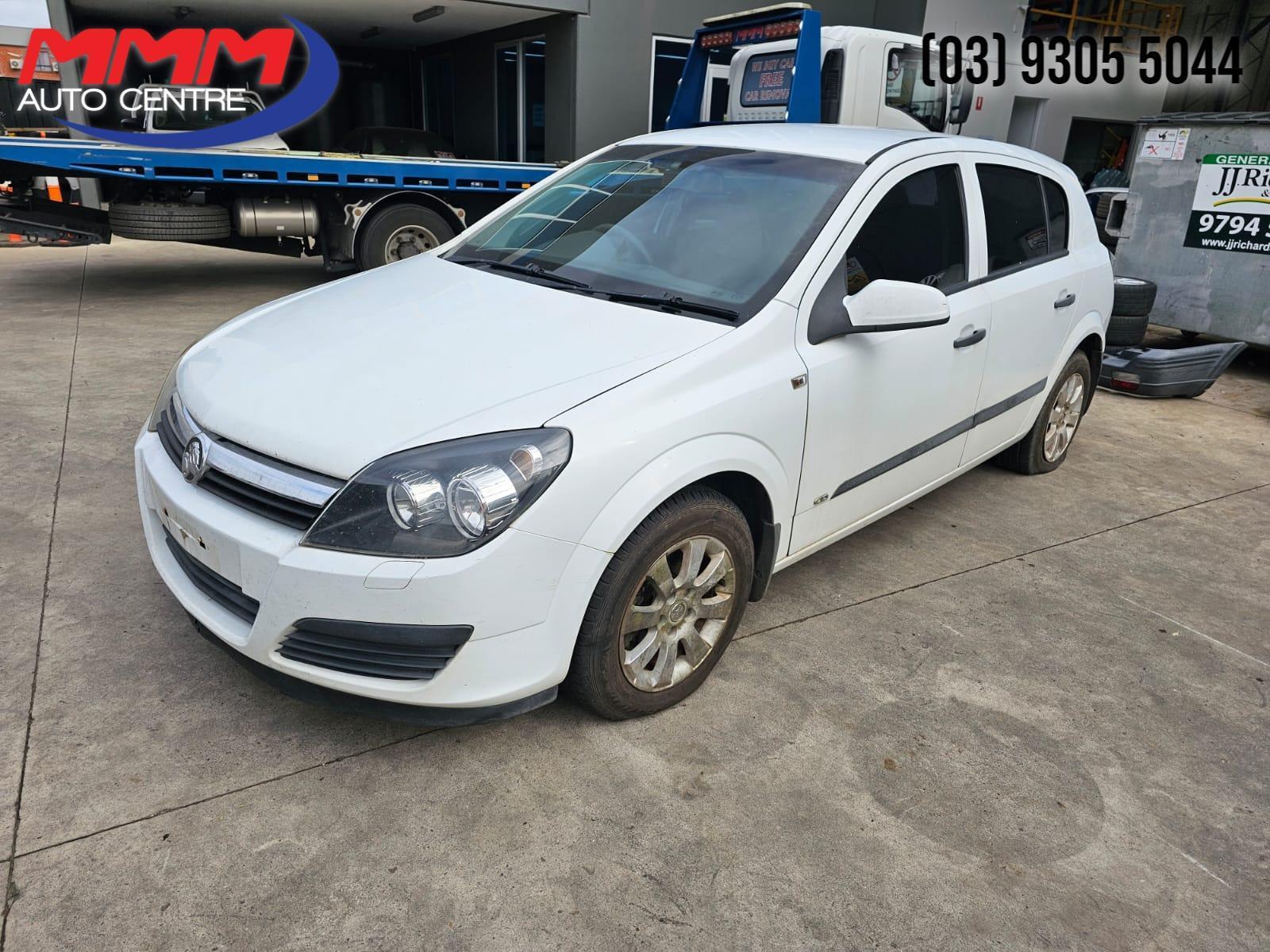 HOLDEN ASTRA 10/2004-11/2009 HATCHBACK RIGHT FRONT DOOR, AH - Image 3