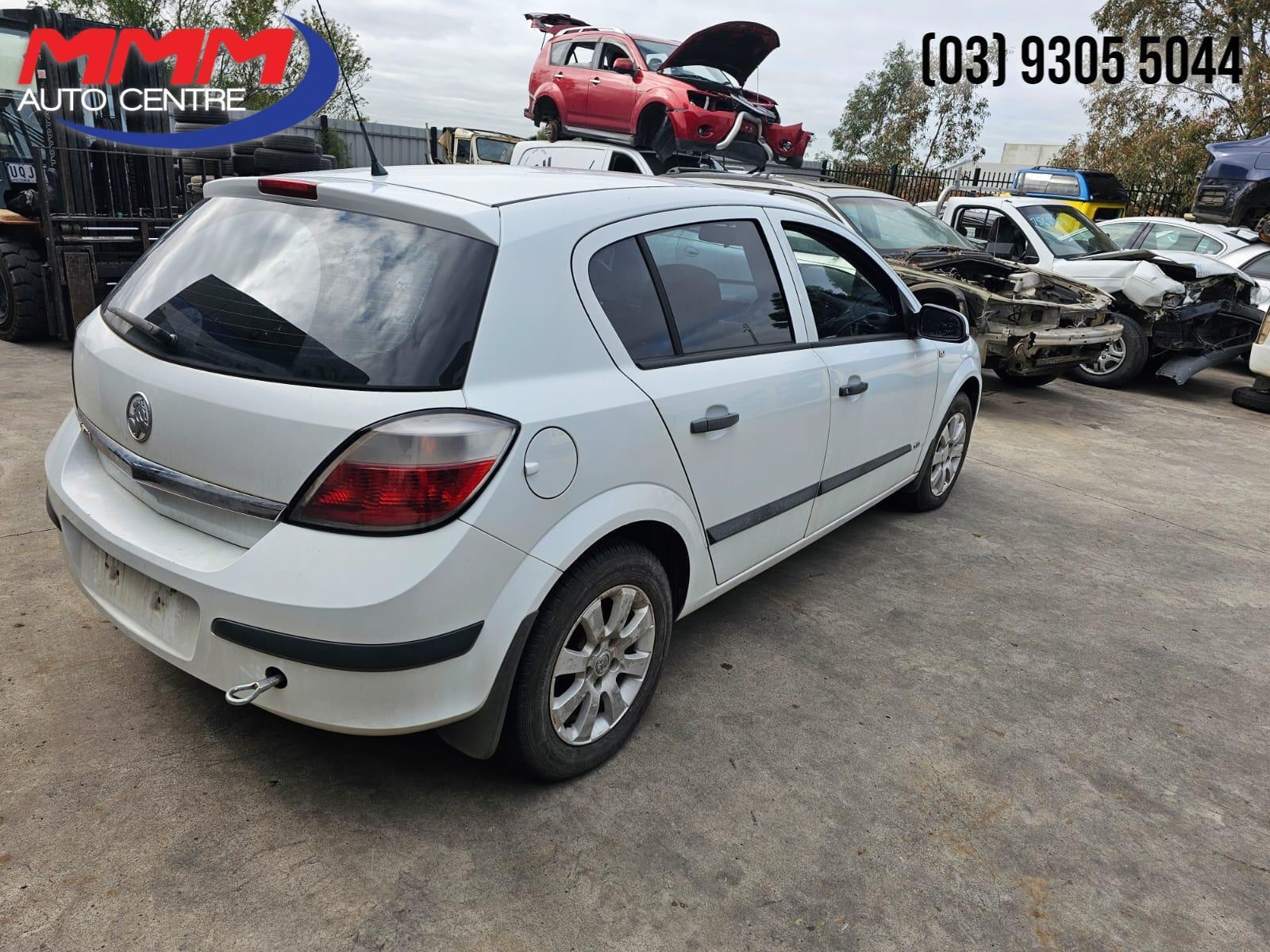 HOLDEN ASTRA 10/2004-11/2009 HATCHBACK RIGHT FRONT DOOR, AH - Image 4