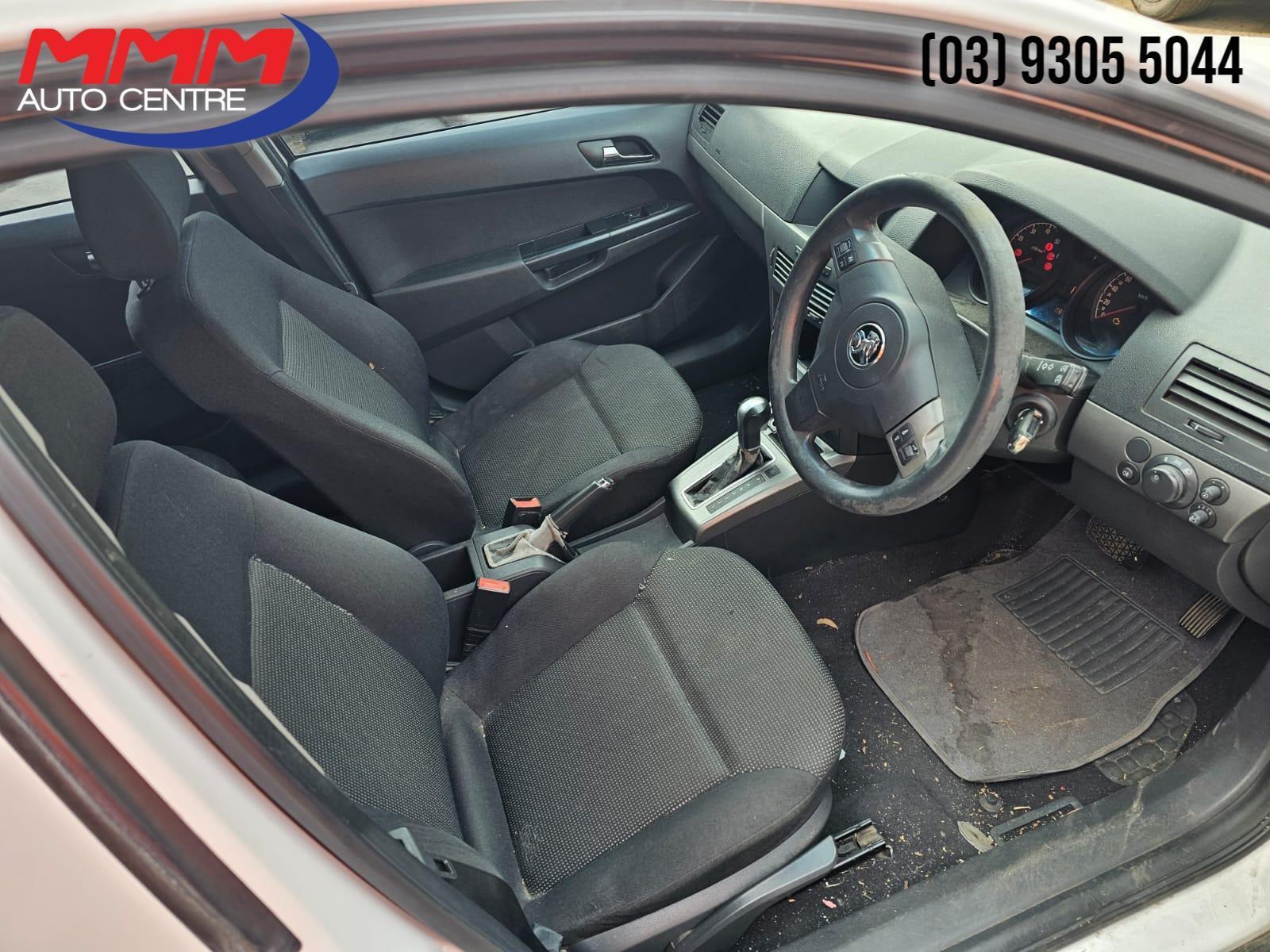 HOLDEN ASTRA 10/2004-11/2009 HATCHBACK RIGHT FRONT DOOR, AH - Image 7