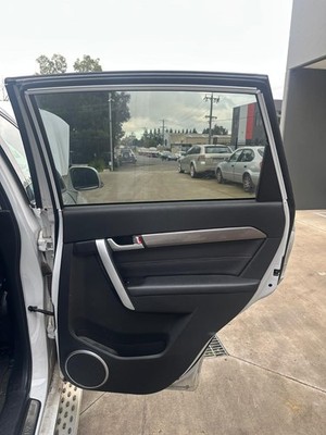 HOLDEN CAPTIVA 7 CG 01/2011-06/2018 RIGHT REAR INNER DOOR HANDLE 4TH VIN C
