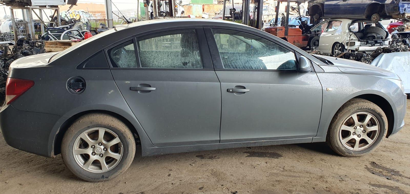 HOLDEN CRUZE 03/200901/2017 LOCK MECHANISM RIGHT FRONT DOOR, NON