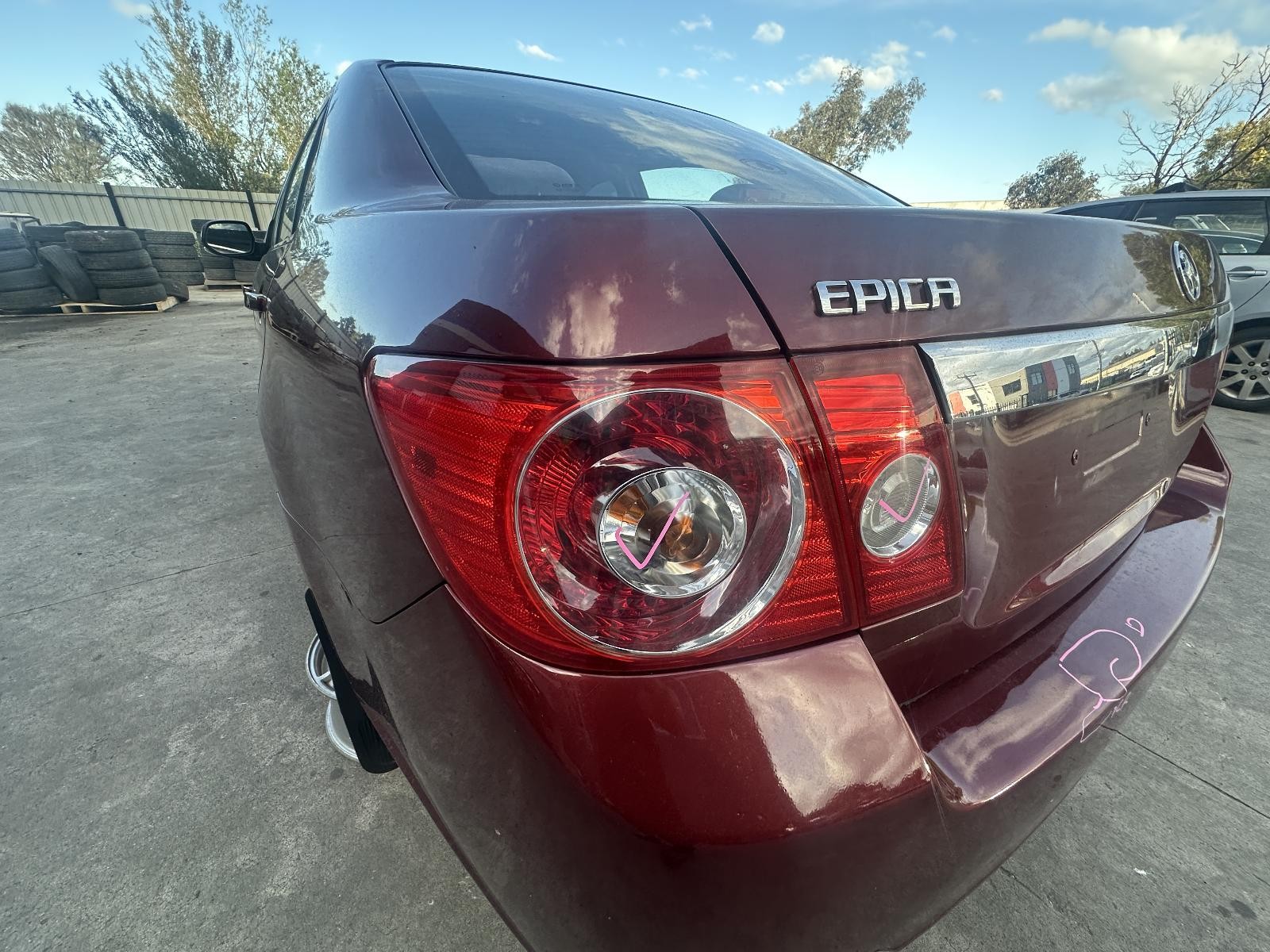 HOLDEN EPICA EP 02/2007-07/2008 LEFT SIDE REAR GARNISH BOOTLID LAMP