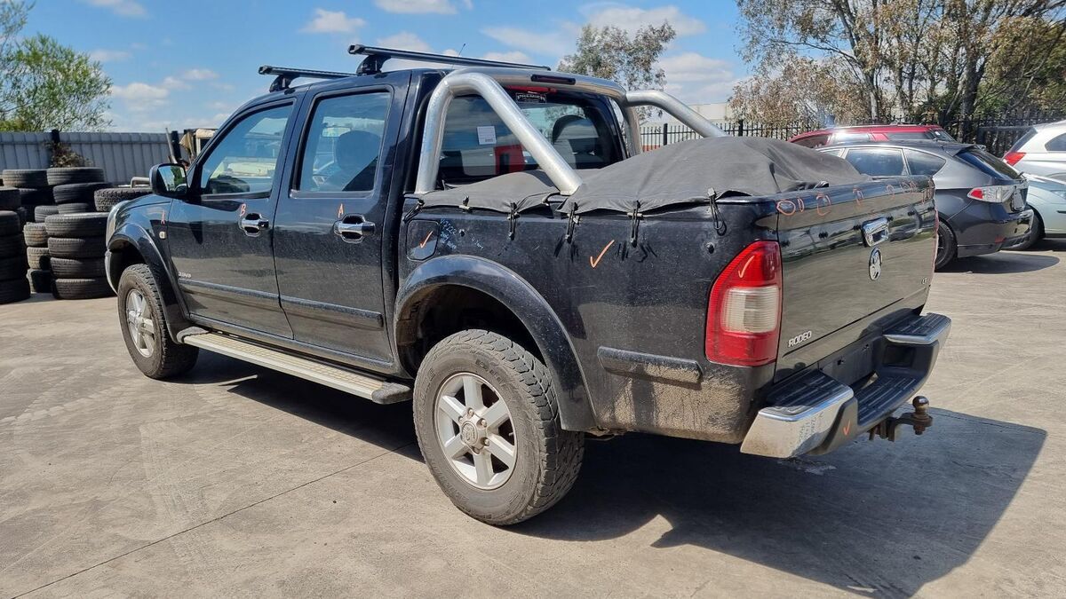 HOLDEN RODEO RA 03/2003-07/2008 HIGH LEVEL STOPLIGHT - MMM Auto Centre