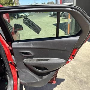 HOLDEN TRAX TJ SERIE 08/2013-12/2020 RIGHT REAR DOOR TRIM CLOTH