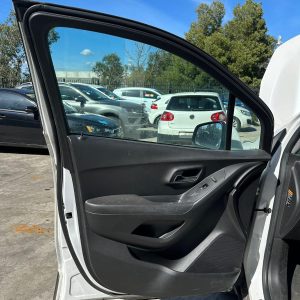 HOLDEN TRAX TJ SERIES 08/2013-12/2020 LEFT FRONT INNER DOOR HANDLE