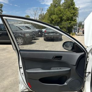HYUNDAI I30 FD 09/2007-2012 LEFT FRONT INNER DOOR HANDLE BLACK