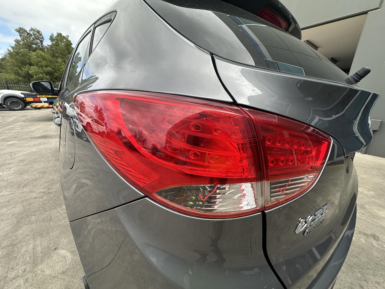 HYUNDAI IX35 LM SERIES 09/13-01/16 LEFT TAILLIGHT IN BODY VIN TMAJ 924012Y000