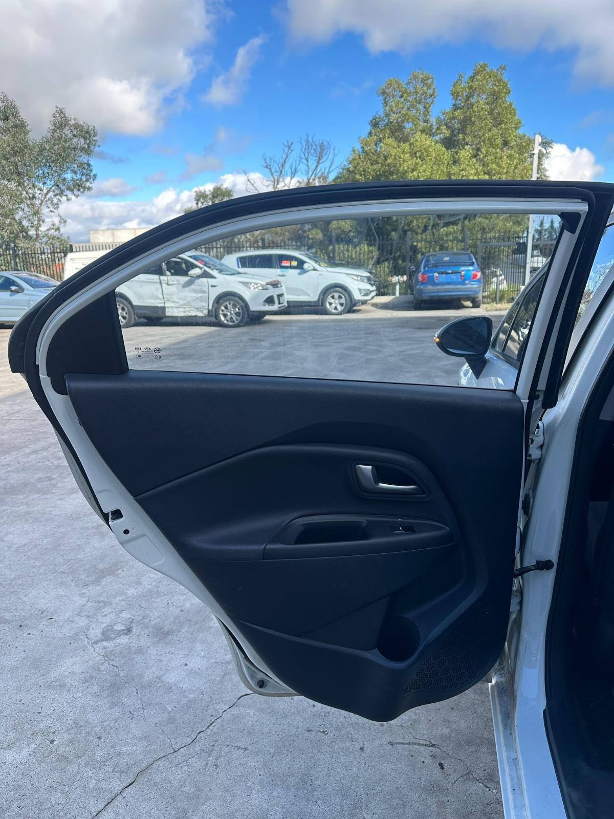 KIA RIO UB 08/2011-11/2016 LEFT REAR INNER DOOR HANDLE HATCHBACK