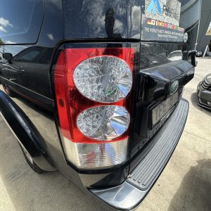 LAND ROVER DISCOVERY L319 10/2009-02/2014 LEFT TAILLIGHT RED REFLECTOR LR014004