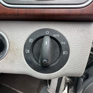 LDV G10 VAN SV7A/SV7C 04/2015-2024 HEADLAMP SWITCH WITH AUTOMATIC WAGON