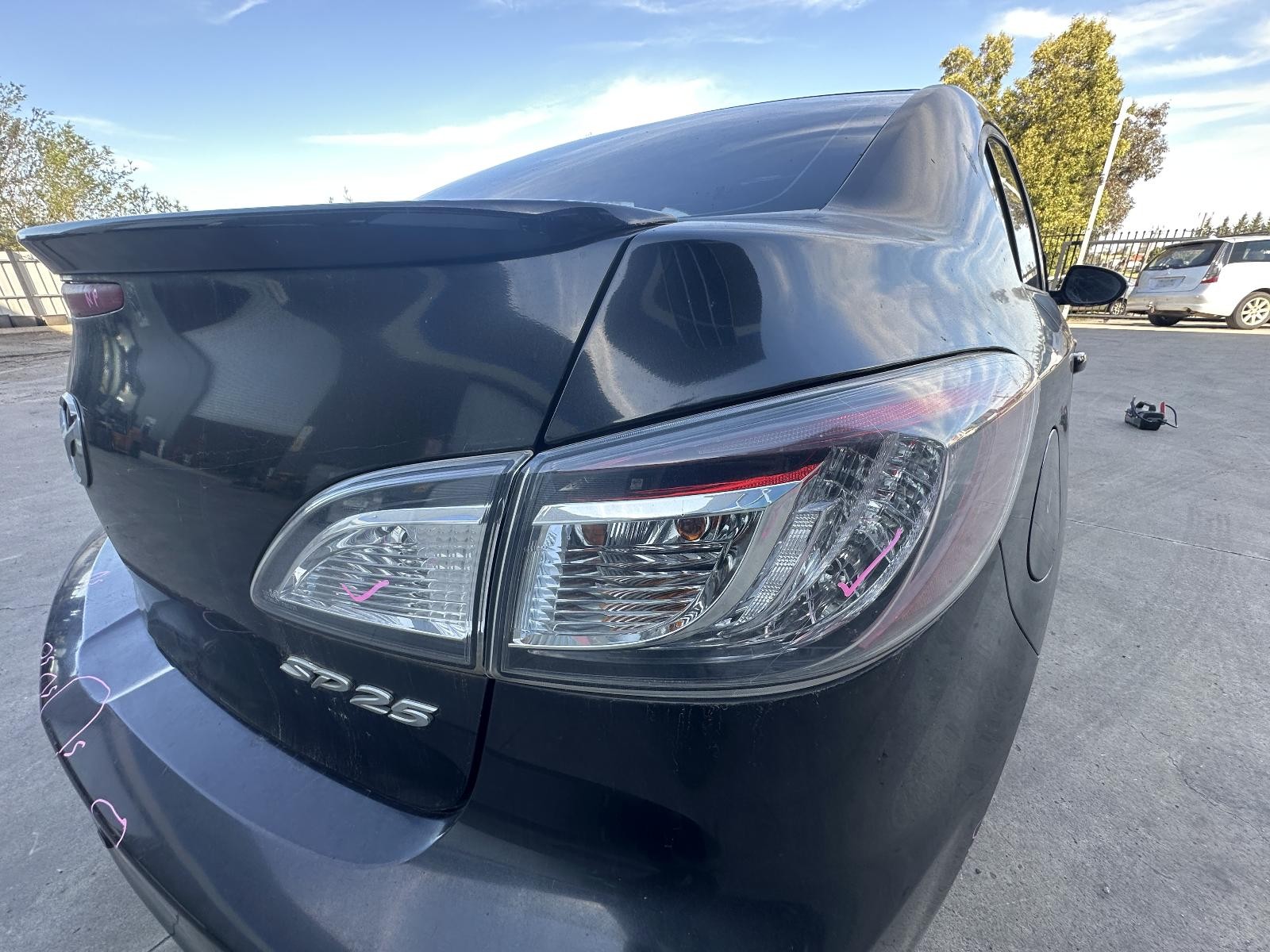 MAZDA 3 BL 04/2009-10/2013 RIGHT SIDE REAR GARNISH BOOTLID LAMP