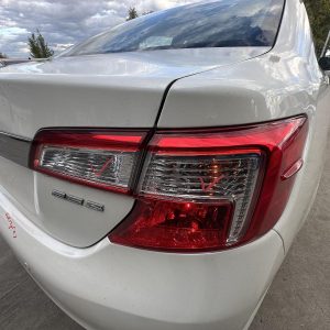 TOYOTA CAMRY ASV50 11/2011-03/2015 RIGHT SIDE REAR GARNISH BOOTLID LAMP