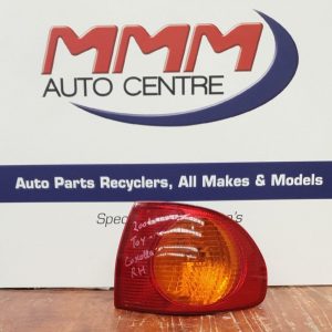 TOYOTA COROLLA RIGHT TAILLIGHT AE112, SEDAN, 10/99-11/01 99 00 01