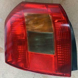 TOYOTA COROLLA RIGHT TAILLIGHT ZZE122 (JAPAN-VIN JTD), HATCH, LENS# 13-65, 12/01