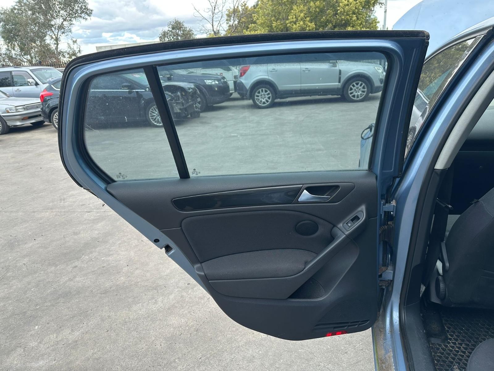 VOLKSWAGEN GOLF GEN 6 10/2008-03/2013 LEFT REAR INNER DOOR HANDLE