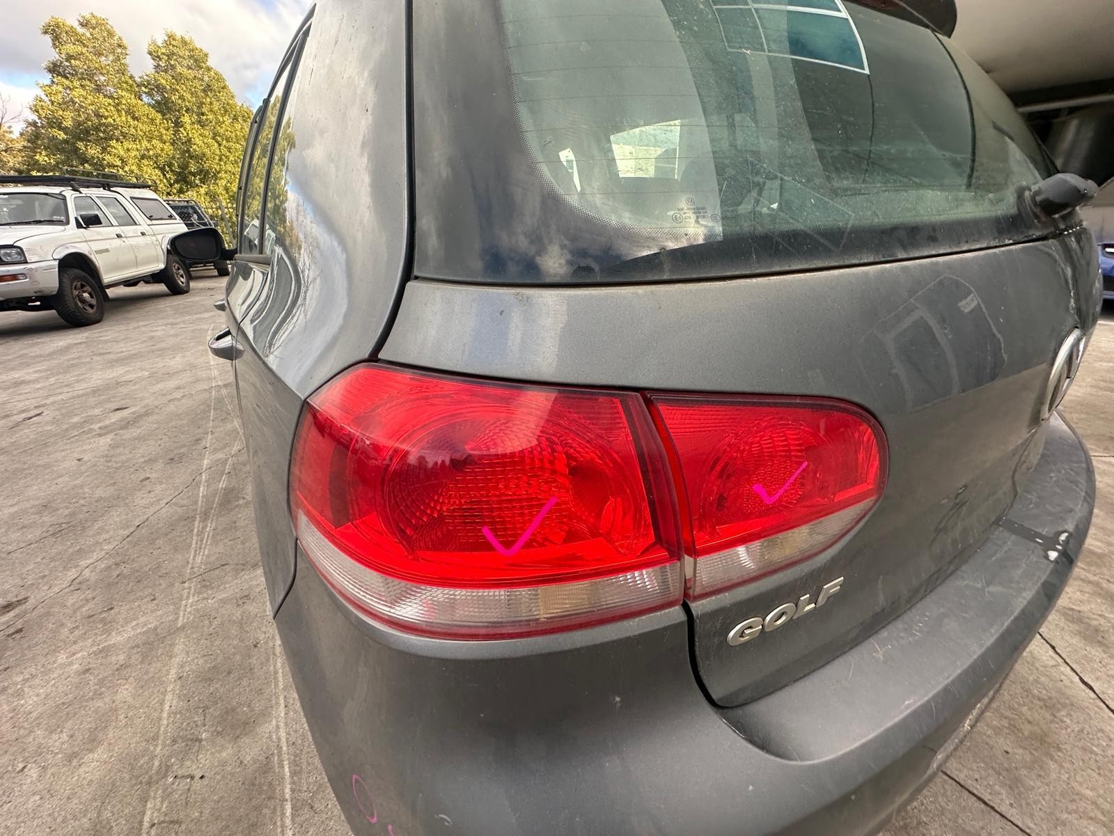 VOLKSWAGEN GOLF GEN 6 10/2008-03/2013 LEFT SIDE REAR GARNISH TAILGATE LAMP