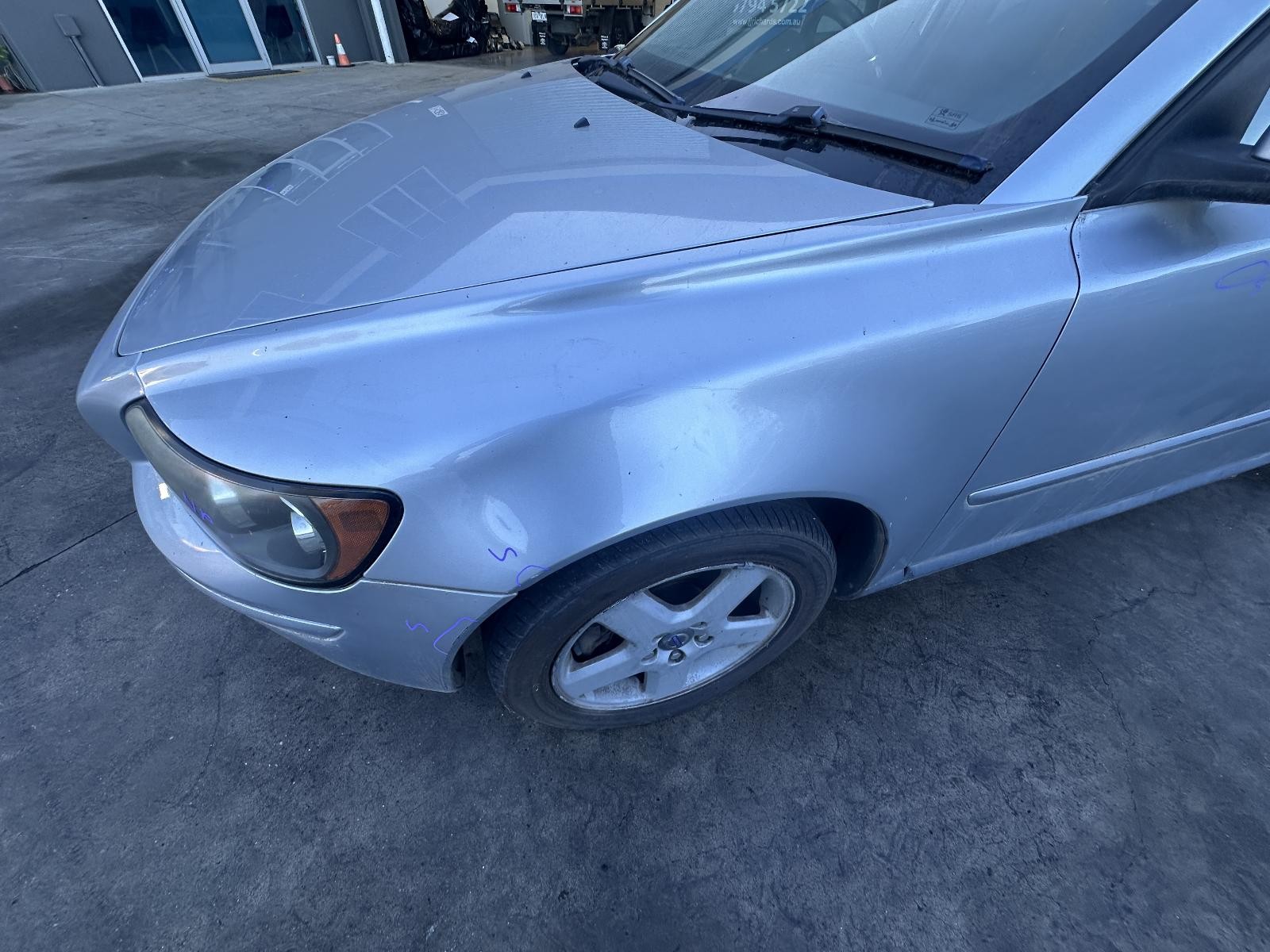 VOLVO S40 03/2004-08/2012 LEFT GUARD VIN YV1MS