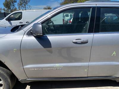 JEEP GRANDCHEROKEE WK 01/2011-02/2022 LEFT FRONT OUTER DOOR HANDLE SILVER