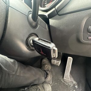 AUDI TT 8J 09/2006-12/2014 IGNITION WITH KEY