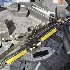 FORD FALCON FG-FG 05/2008-12/2016 JACK/TOOL KIT SEDAN