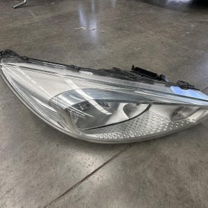 FORD FOCUS LZ 07/2015-11/2018 RIGHT HEADLAMP HALOGEN TYPE TREND P/N F1EB13W029XB