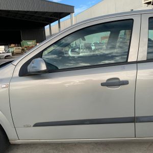 HOLDEN ASTRA 10/2004-08/2009 HATCHBACK LEFT FRONT DOOR, AH