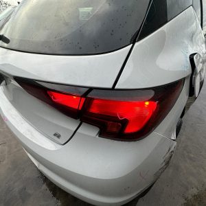 HOLDEN ASTRA BK 09/2016-12/2020 RIGHT SIDE REAR GARNISH TAILGATE LAMP R/RS