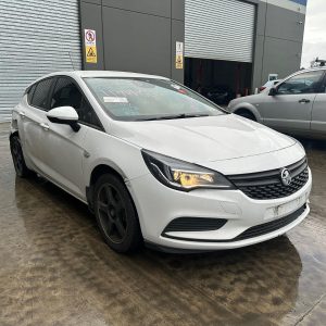 HOLDEN ASTRA BK-BL 09/2016-12/2020 RIGHT FRONT DOOR WINDOW