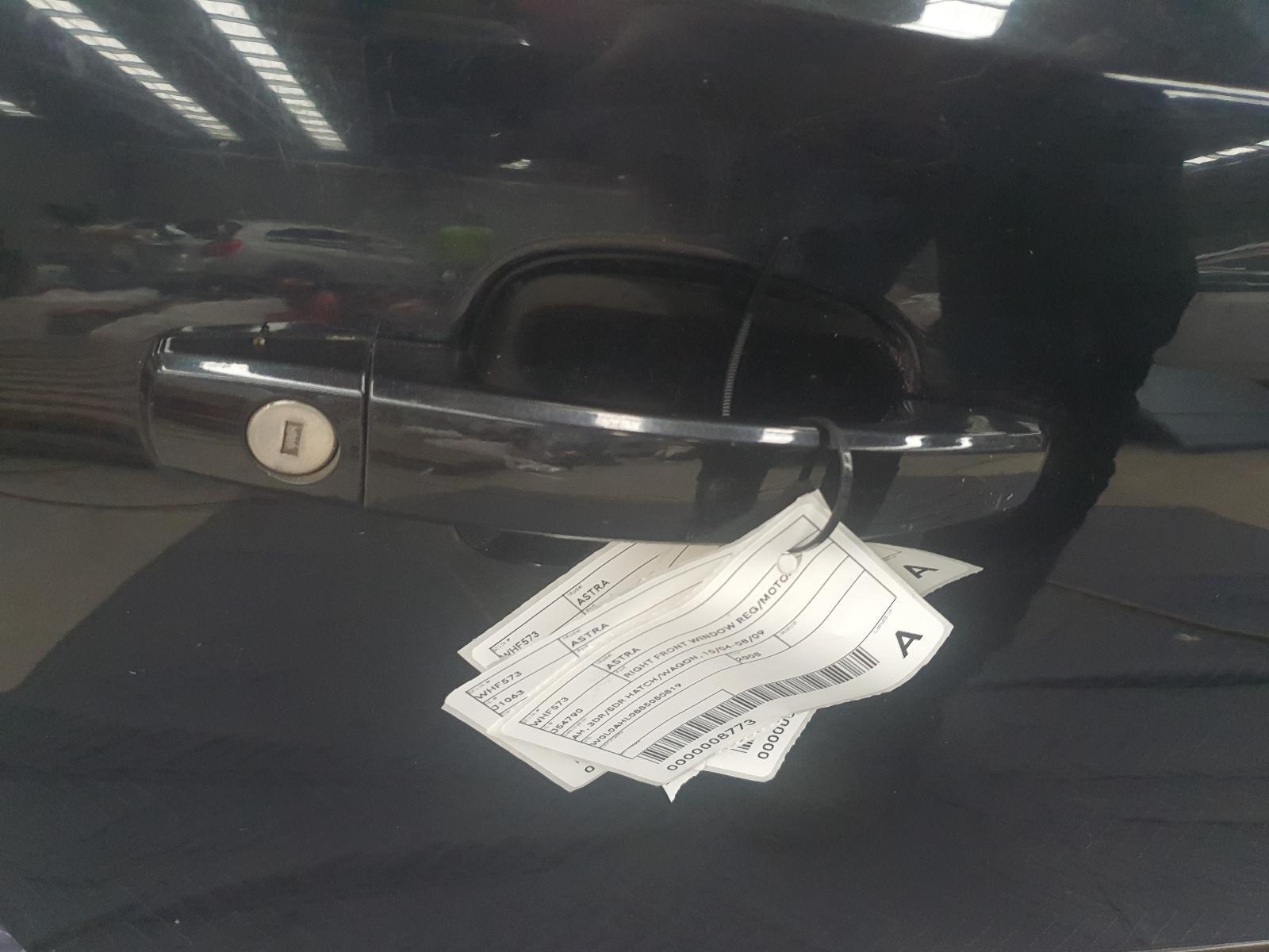 HOLDEN ASTRA DOOR HANDLE OUTER, RH FRONT, AH, 10/04-08/09 04 05 06 07 08 09 - Image 3