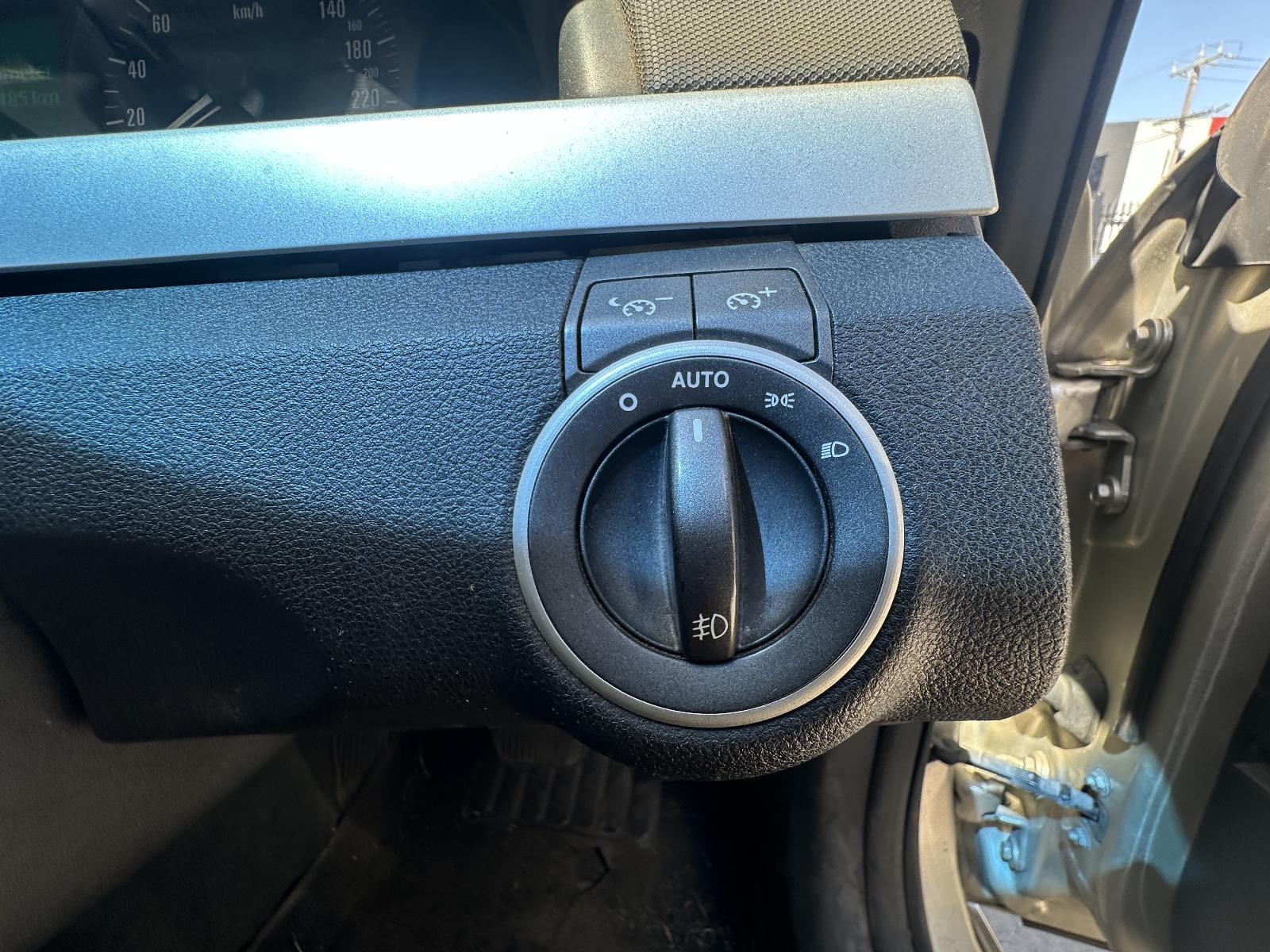 HOLDEN COMMODORE VE 08/2006-05/2013 HEADLIGHT CONTROLS