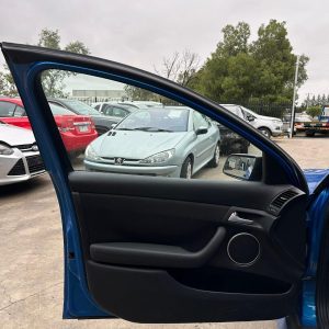 HOLDEN COMMODORE VE SII 09/2010-05/2013 LEFT FRONT DOOR TRIM SV6/SS ONYX WAGON